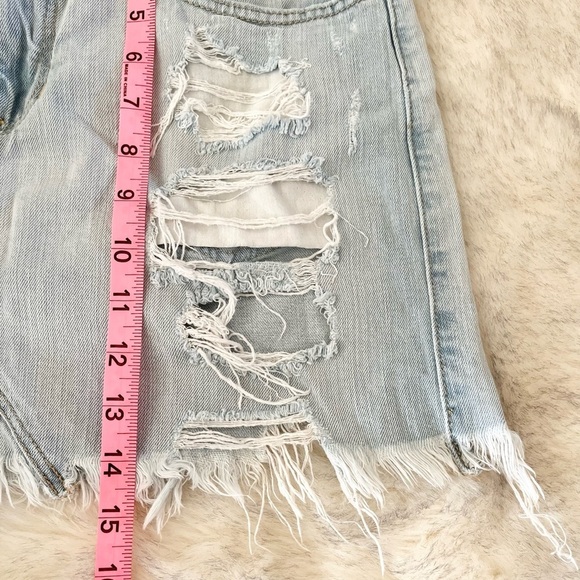 Express Jeans Light Wash Distressed Fray Denim Mini Skirt Size 6 - Picture 6 of 7